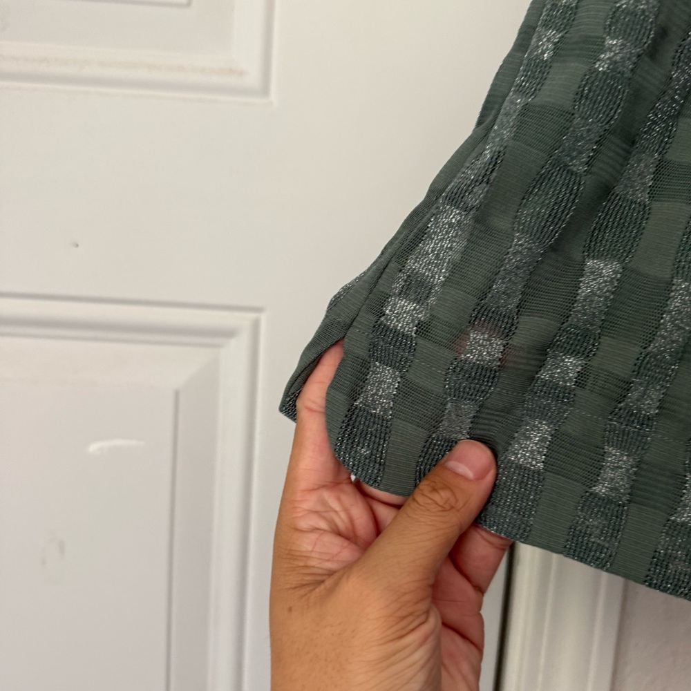 FIND ME NOW dark sage mint metallic shiny glitter high rise knit‎ bermuda shorts - Picture 3 of 7